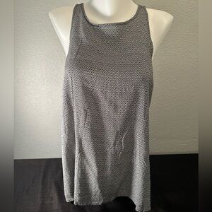 Old navy women’s patterned tank size L